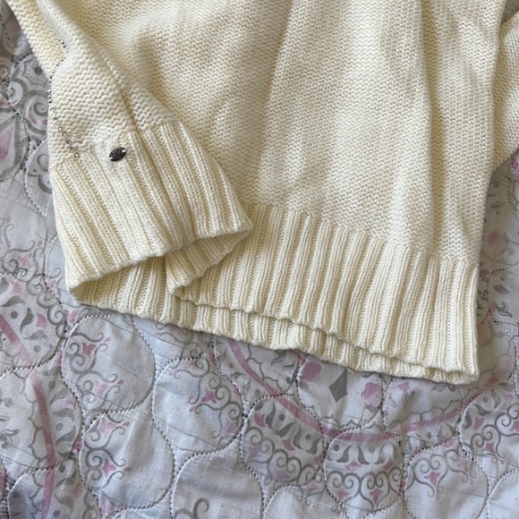 Sweater - Picture 5 of 6